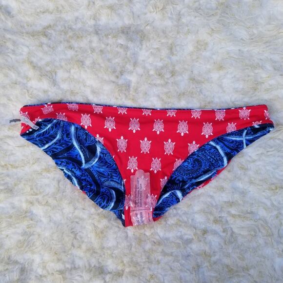 Turtle Print Reversible Bikini Bottom Vera Bradley Ella Size 16/18 Red Blue NWOT - Picture 1 of 8